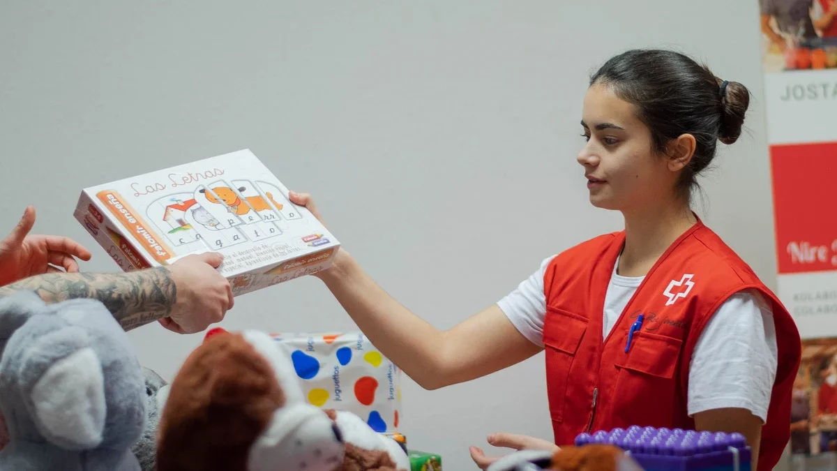 Cruz Roja recogió cerca de 61.000 juguetes nuevos en el último año en España para 49.700 niños de familias vulnerables