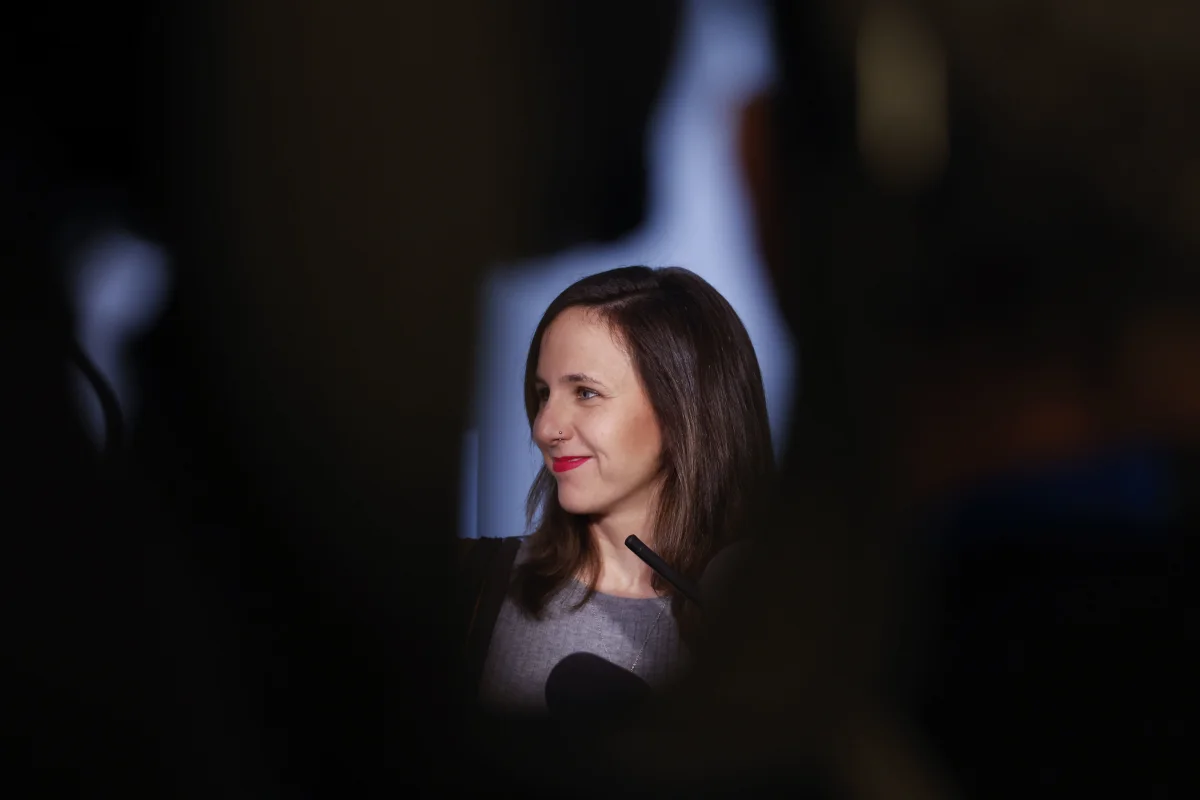 La negociación sobre la cesión de inmigración a Cataluña se retrasa y afecta a mayores dependientes.