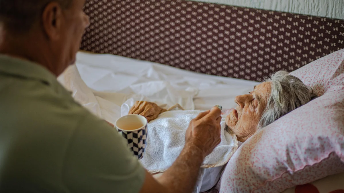 Más de 280.000 dependientes aguardan casi un año por su valoración y ayudas económicas